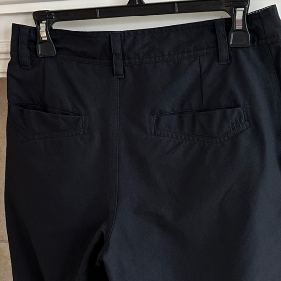 Lululemon men's golf shorts size 30. Fits a little small - Picture 6 of 6